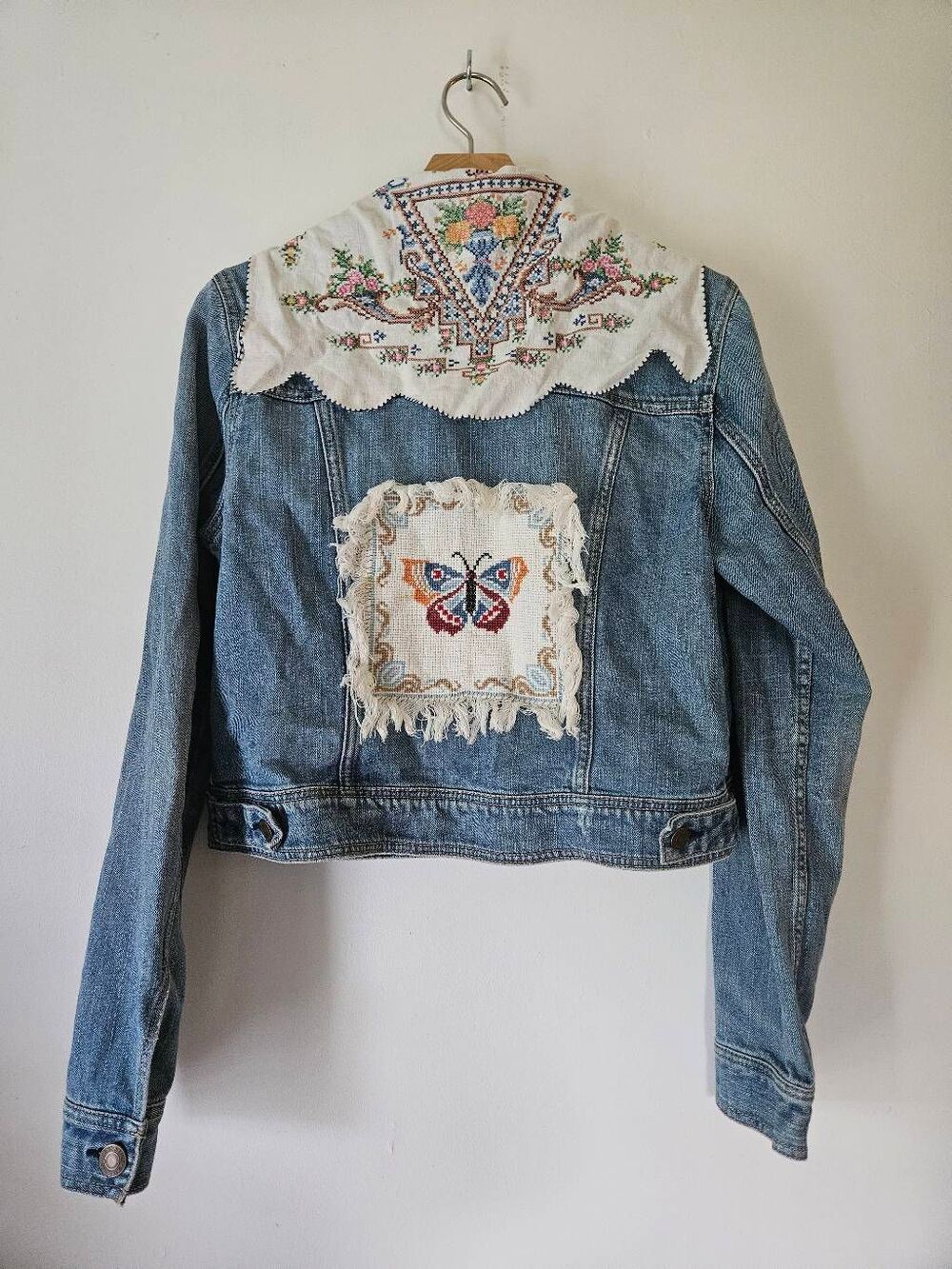 American Eagle Denim Jacket Women's Large Cross Stitch Embroidered Butterfly Flo